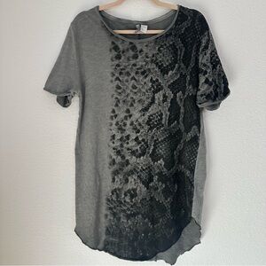 H&M Black and Gray Snake Skin Patterned‎ Short Sleeve Top